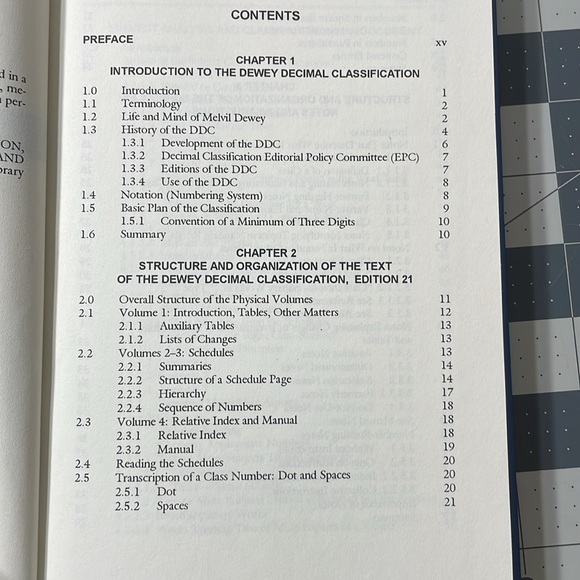 Dewey Decimal Classification, A Practical Guide by Louis May Chan c1996 - Picture 5 of 12